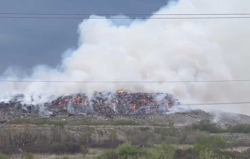 В Новосибирской области загорелся мусорный полигон