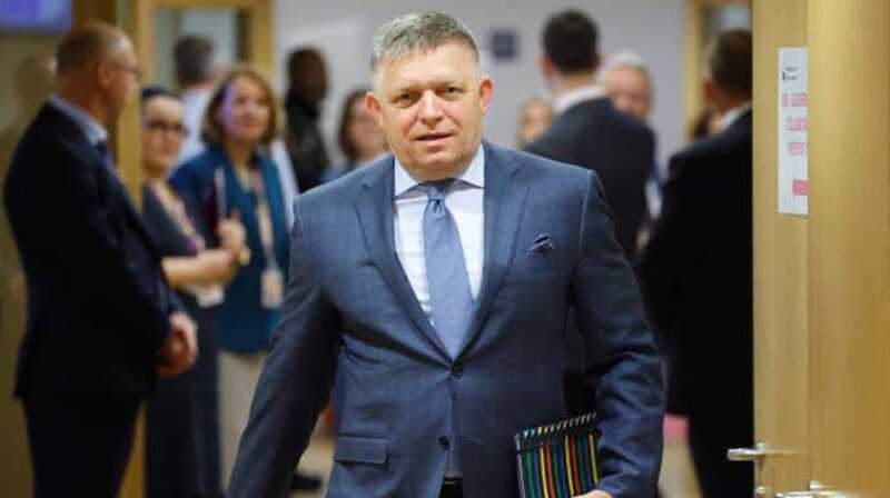 Премьер Словакии Фицо по-прежнему находится в операционной
