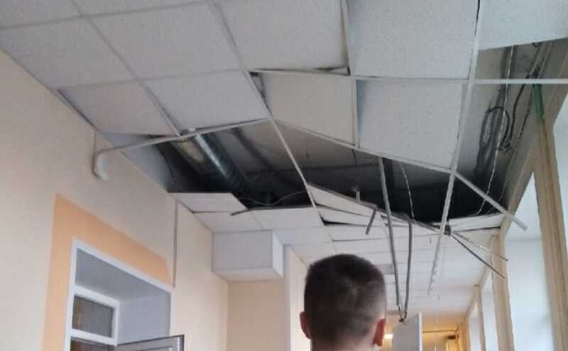 В дагестанской школе произошло ЧП: обрушился потолок во время занятий