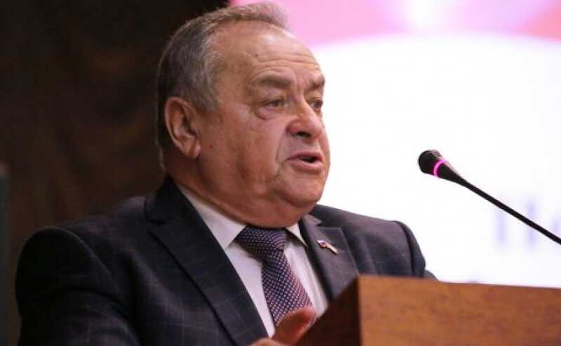 Первого зампреда Госсовета Крыма Ефима Фикса развели телефонные мошенники на 45 миллионов рублей