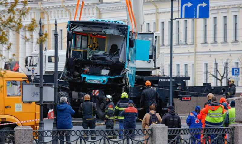 Тормоза утонувшего в Санкт-Петербурге автобуса оказались исправны