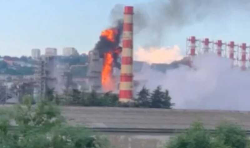 В Туапсе после атаки беспилотников остановился НПЗ