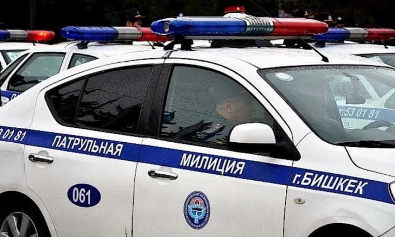 В Бишкеке после митингов полиция выходит на улицы с усиленным составом