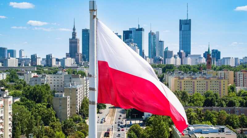 Поляки поддерживают запрет на выезд из страны мужчин в случае начала войны
