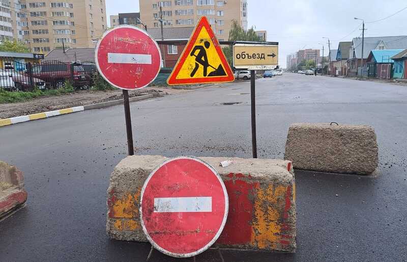 В Урюпинске чуть не случилась авария из-за обрушившегося асфальта