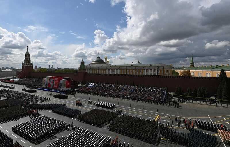 Бронетехника с парада 9 Мая в Москве отправлена на фронт