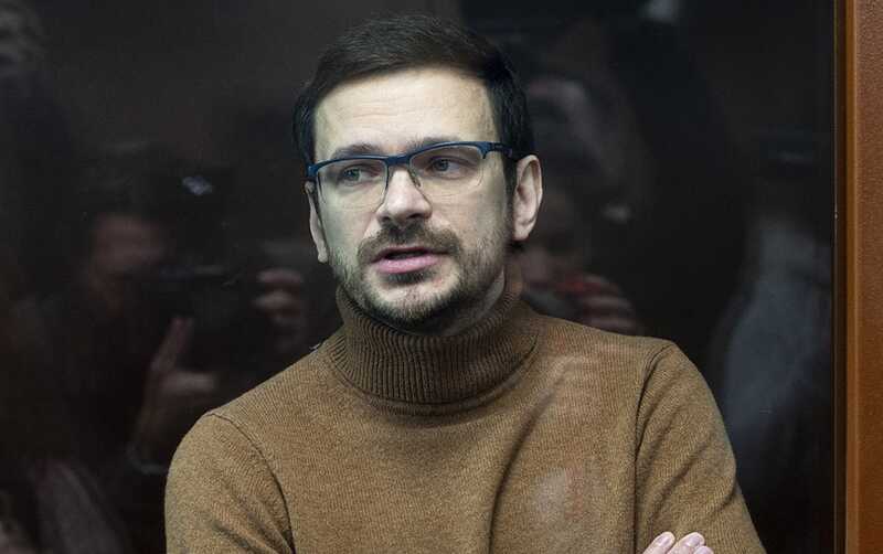 Илью Яшина отправили в ШИЗО, лишив свидания с родителями