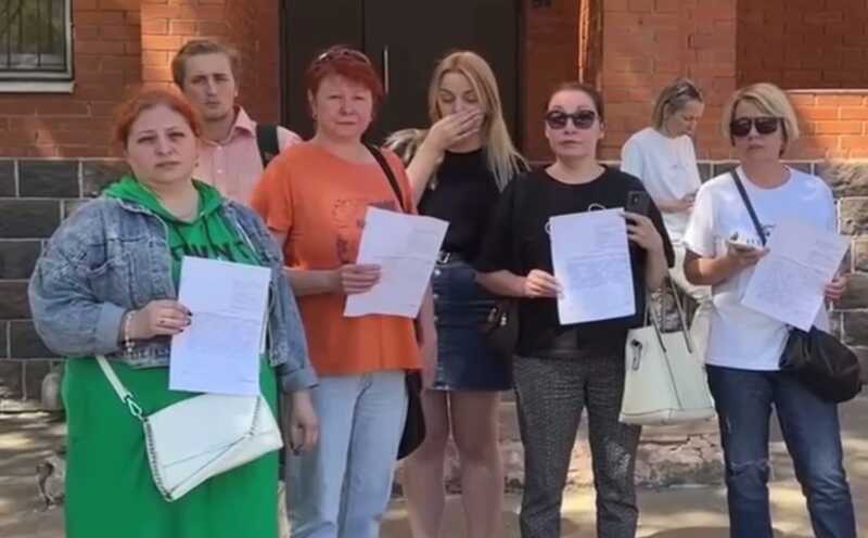 Семьи незаконно задержанных призывников требуют их освобождения