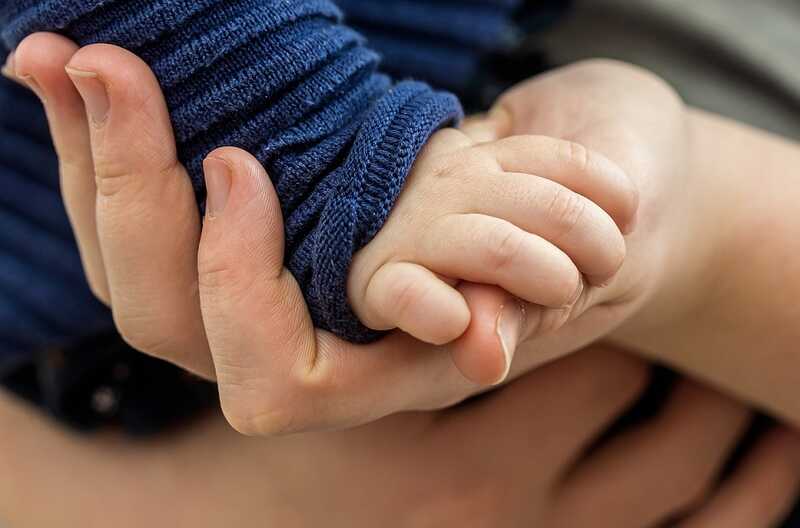 Двое детей из Подмосковья остались без школы и медицинского обслуживания после смерти матери