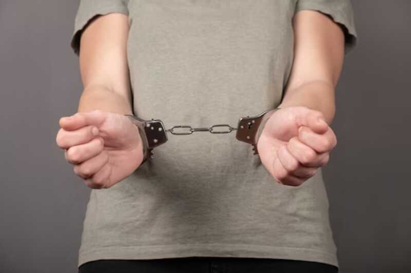 В Свердловской области сотрудники ГИБДД задержали пьяную женщину на «десятке»