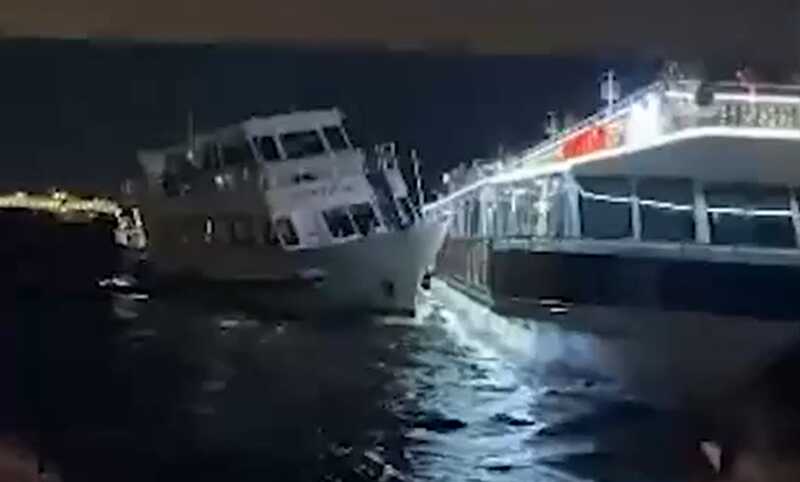 Появилось видео столкновения теплоходов в Петербурге