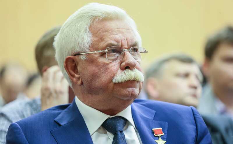 Руцкого чисткой в Минобороны не удивить