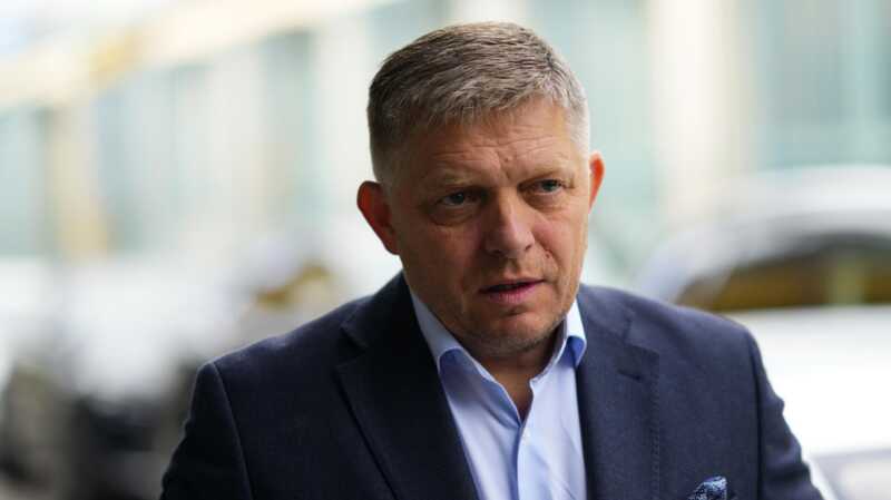 "Миллиметры решали": у Фицо после покушения поврежден кишечник и опорно-двигательный аппарат