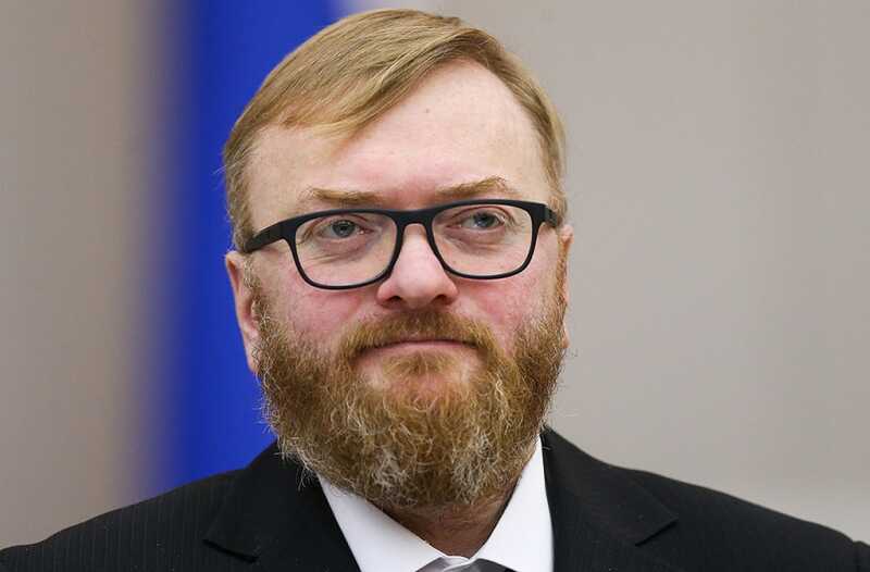 Виталий Милонов предлагает запретить женщинам ходить без нижнего белья в общественных местах