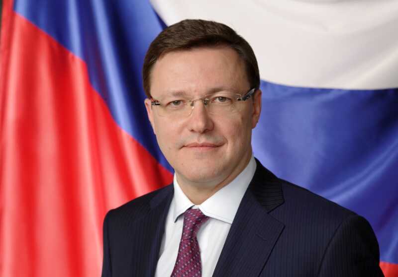 Дмитрия Азарова додавил груз коррупционных дел