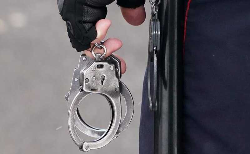 Таксист избил и изрезал ножом мужчину в Петербурге