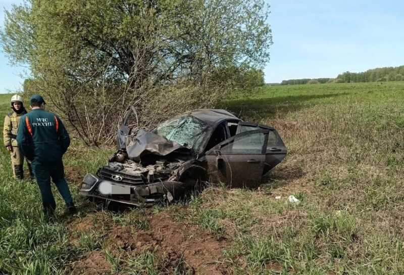 В Пермском крае перевернулся автомобиль: пострадал водитель