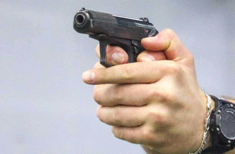 Пьяный мужчина в Подмосковье открыл стрельбу по автомобилям