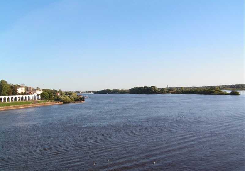 В Великом Новгороде из реки достали тело одного из погибших индийских студентов