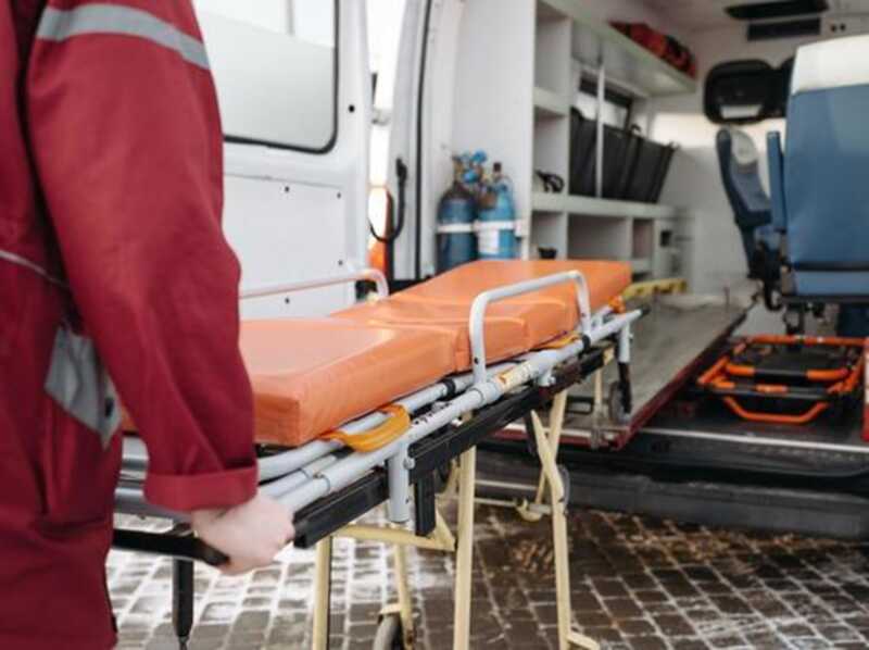 В Петербурге школьница сломала ногу в заброшенном здании
