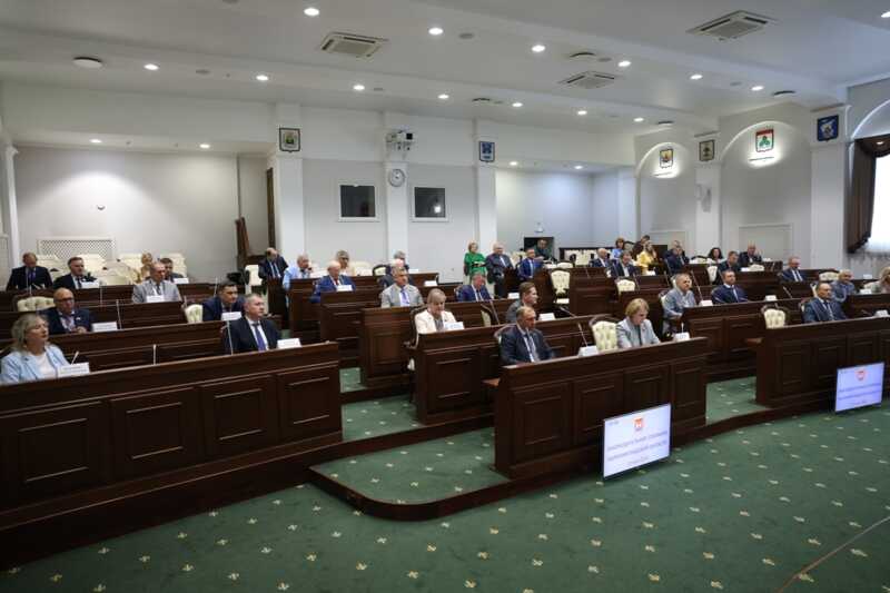 В Калининградской области предложили лишать губернатора должности, если его признают иноагентом