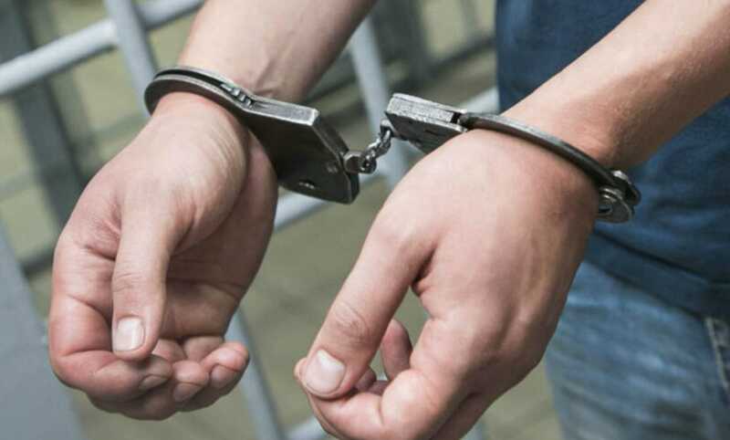 В Москве арестовали мужчину с украинскими символами на футболке