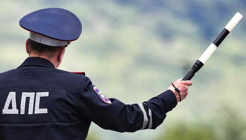 Женщину, препятствовавшую проезду скорой помощи в Петербурге, могут лишить водительских прав