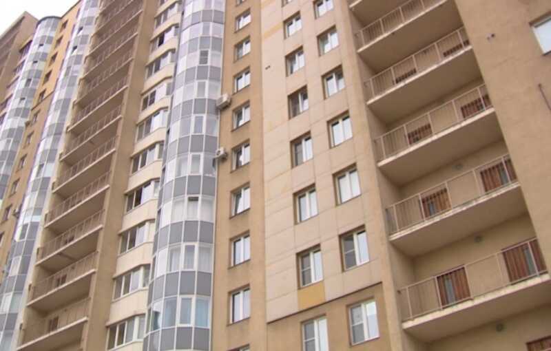 В Уфе мужчина погиб, выпав из окна многоэтажки