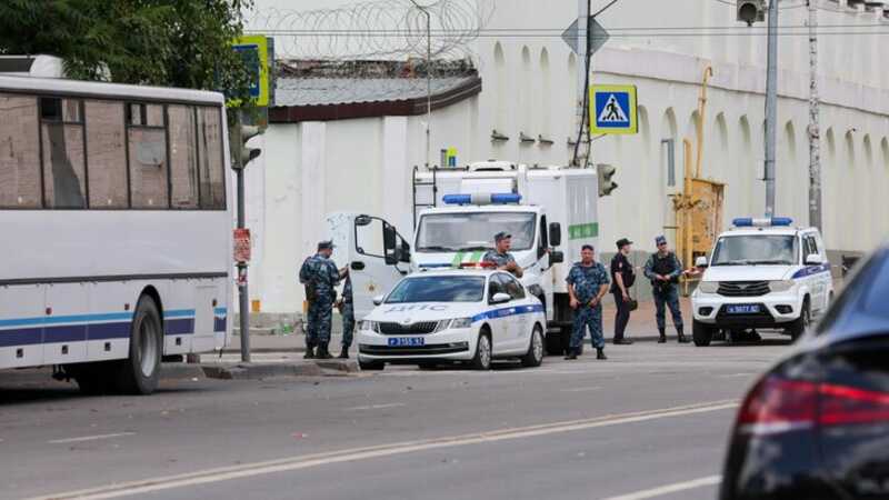 Преступники в ростовском СИЗО требуют машину, оружие и свободу для заложников