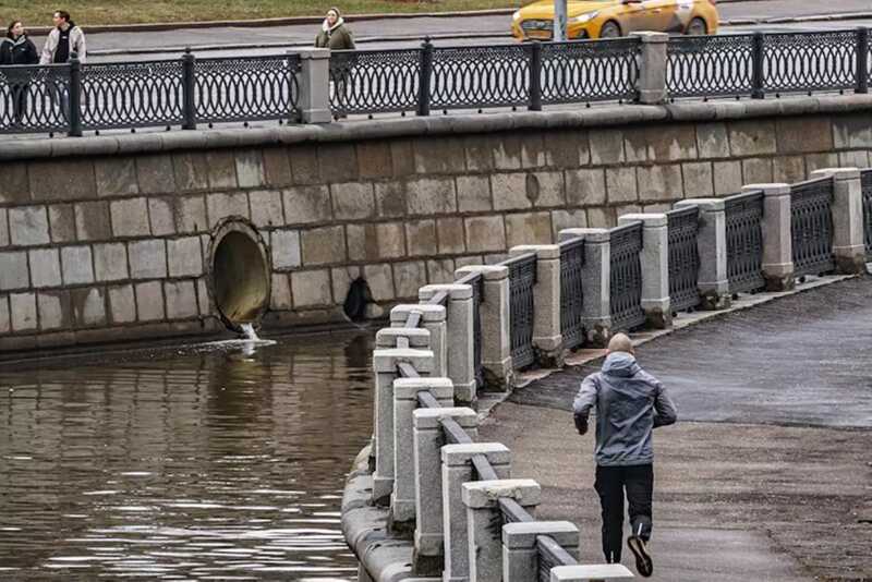 В Москве из реки вытащили труп мужчины