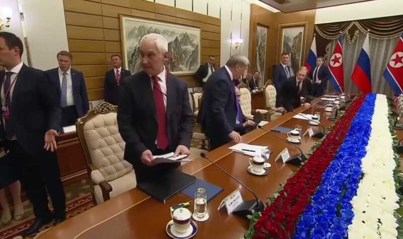 Северокорейский чиновник выгнал российских министров из зала перед приходом Ким Чен Ына