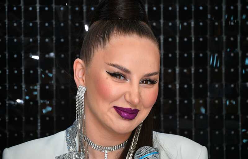   :  Anna Asti     