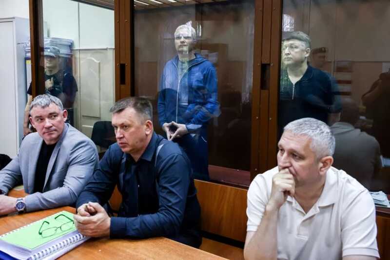 Экс-заместителю министра обороны Тимуру Иванову и Сергею Бородину продлен арест