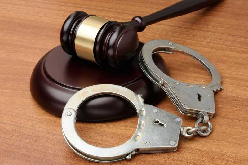 В Варшаве двое мужчин изнасиловали женщину