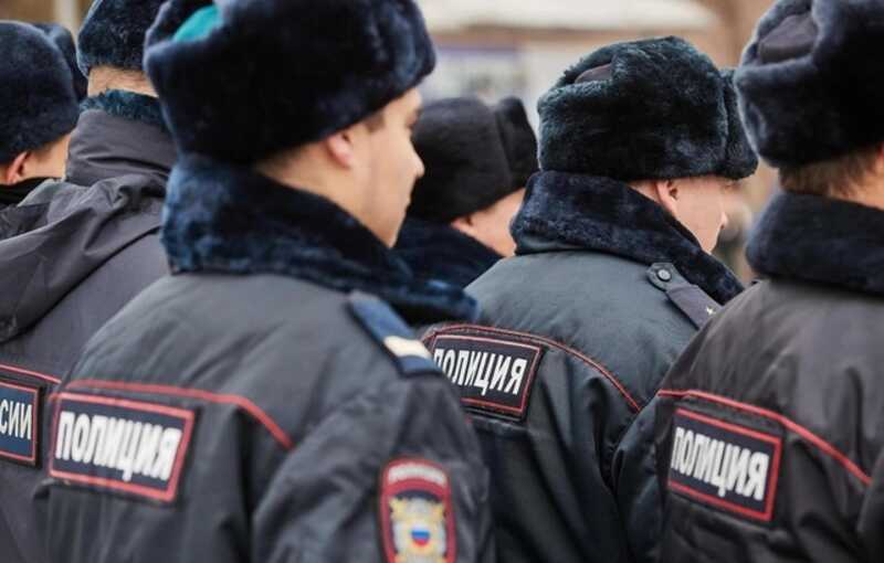 В Воронеже силовики провели спецоперацию на стройке, задержаны десятки рабочих из Узбекистана