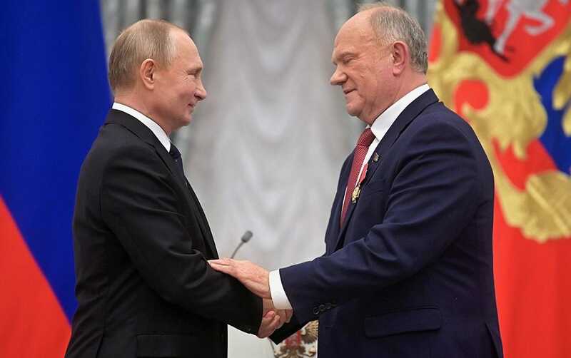 Путин присвоил Зюганову звание Героя труда