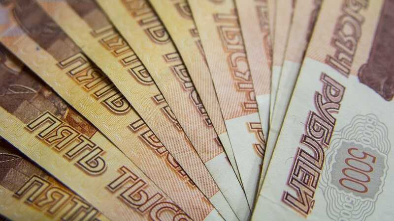 Россияне все чаще в долгах из-за роста доходов, - Центробанк