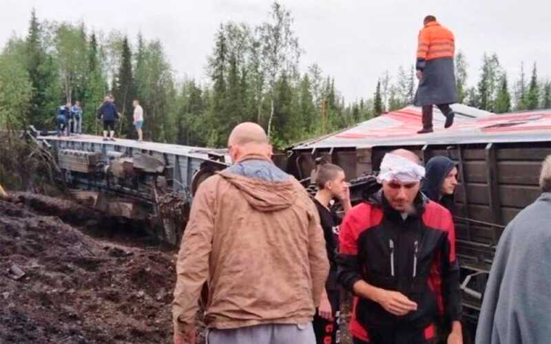 Озвучена причина схода пассажирского поезда в Коми
