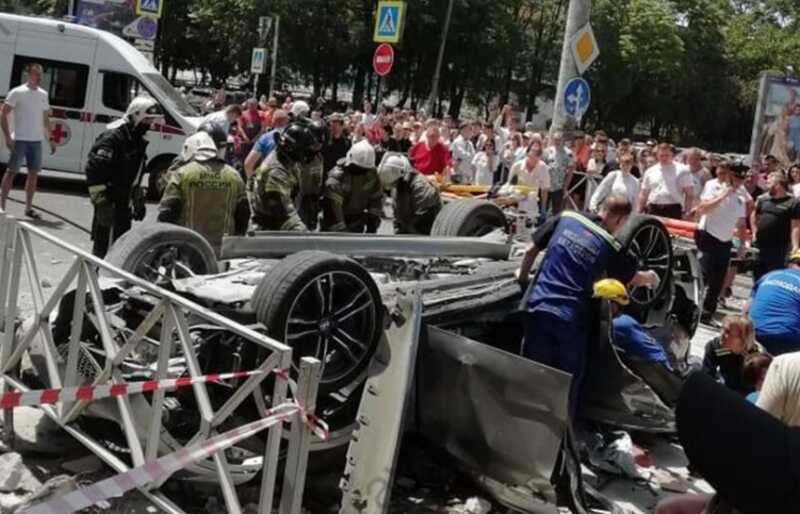 Стали известны новые подробности о водителе упавшей с парковки BMW в Краснодаре