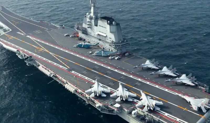 Китай подтянул к Филиппинам авианосец Shandong: в регионе растет напряжение