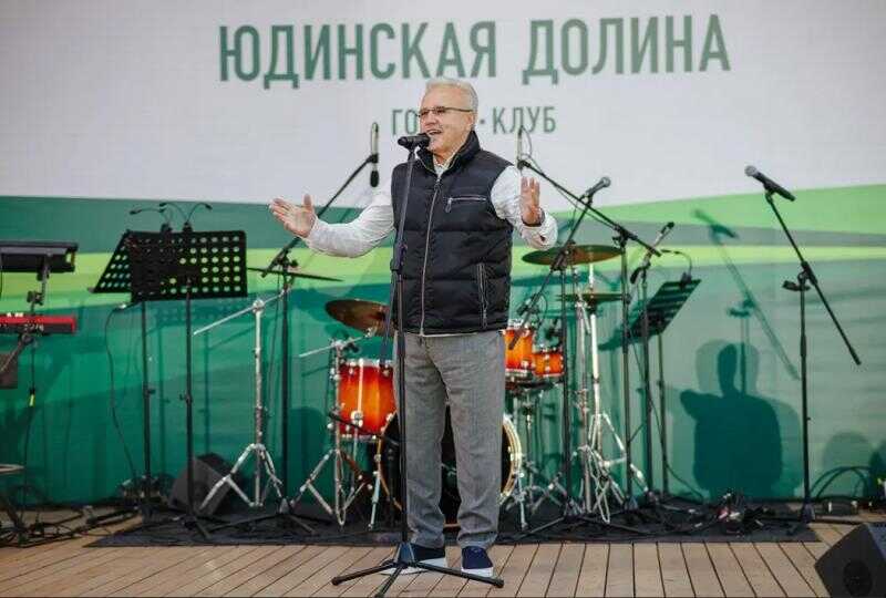Неразбериха в новом гольф-клубе Усса