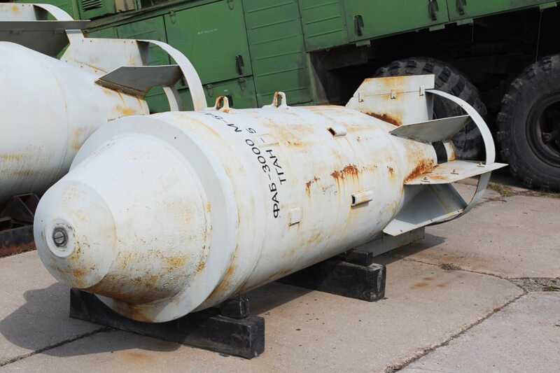 Россия демонстрирует новейшую управляемую бомбу ФАБ-3000, использованную в Харькове