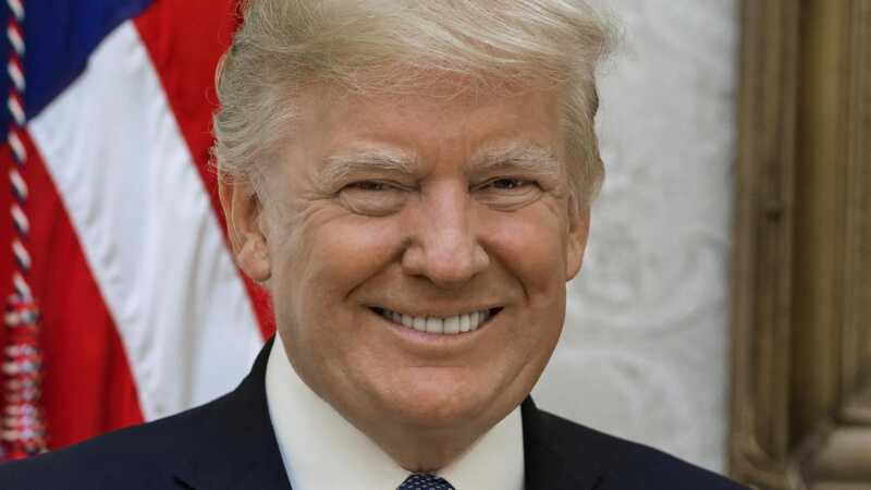 Никки Хейли и Рон Десантис поддерживают Трампа на предвыборном съезде