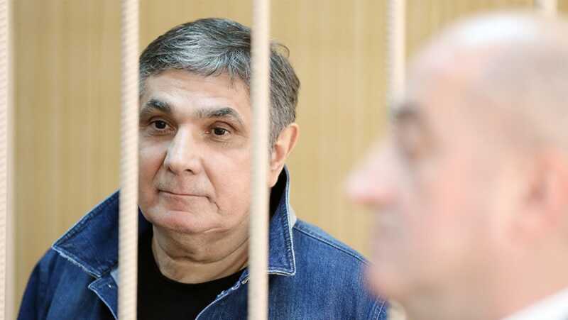 Шакро Молодой дистанцируется от "законников" и принимает первые решения после освобождения
