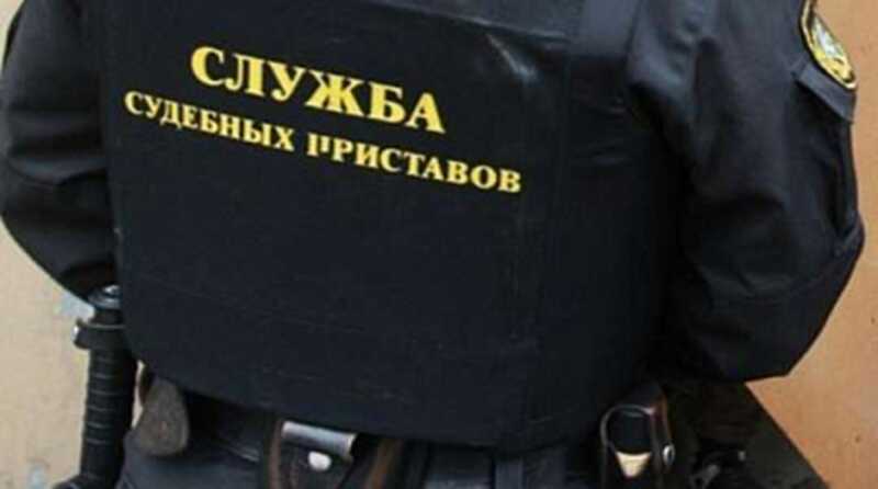 Судебным приставам разрешили стрелять по должникам