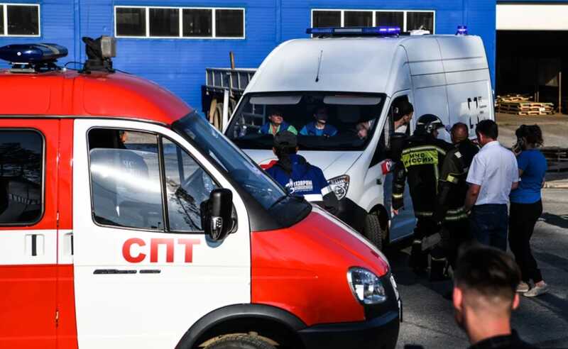 В Екатеринбурге пятеро рабочих задохнулись в затопленном ливнями колодце