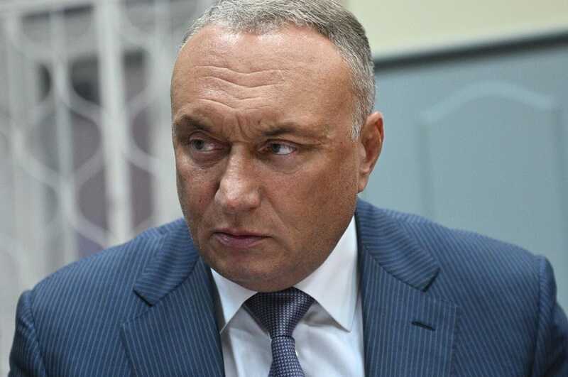 Сенатор Дмитрий Савельев задержан: его обвиняют в заказе убийства бизнесмена Ионова