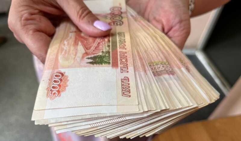 В Омске пенсионерка оформила три кредита и отдала мошенникам 3,7 миллиона рублей