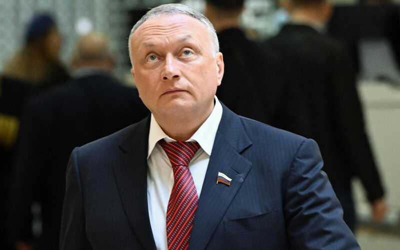Сенатор по кличке "Савелый"