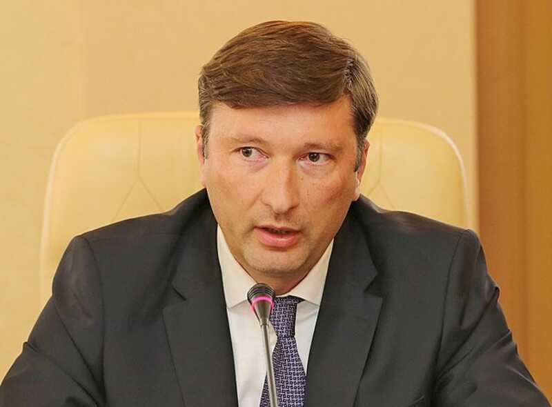 Заур Смирнов предложил лишать гражданства «ждунов» в Крыму